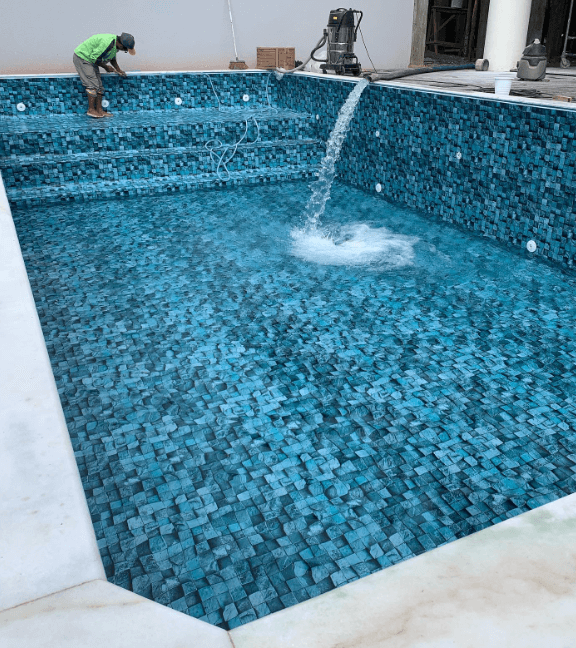 limpeza de piscina de vinil